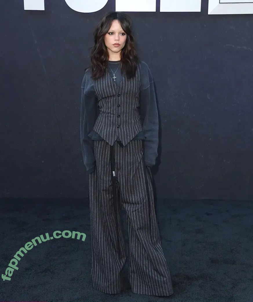 Jenna Ortega nude photo #1507 (Page / jennaortega / ortega00)