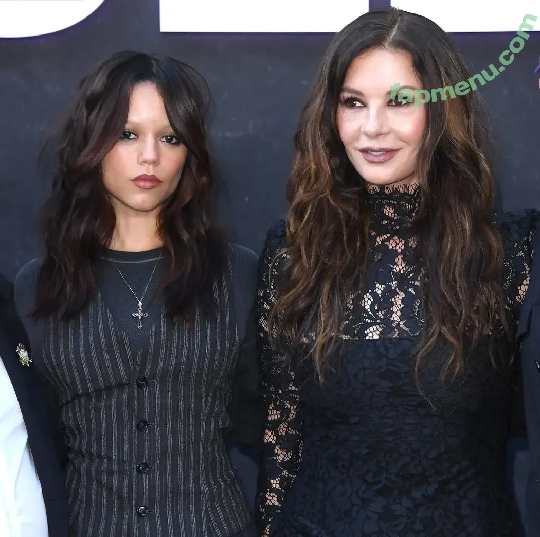 Jenna Ortega nude photo #1520 (Page / jennaortega / ortega00)