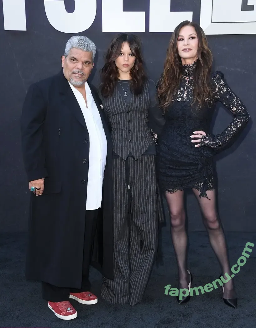 Jenna Ortega nude photo #1526 (Page / jennaortega / ortega00)