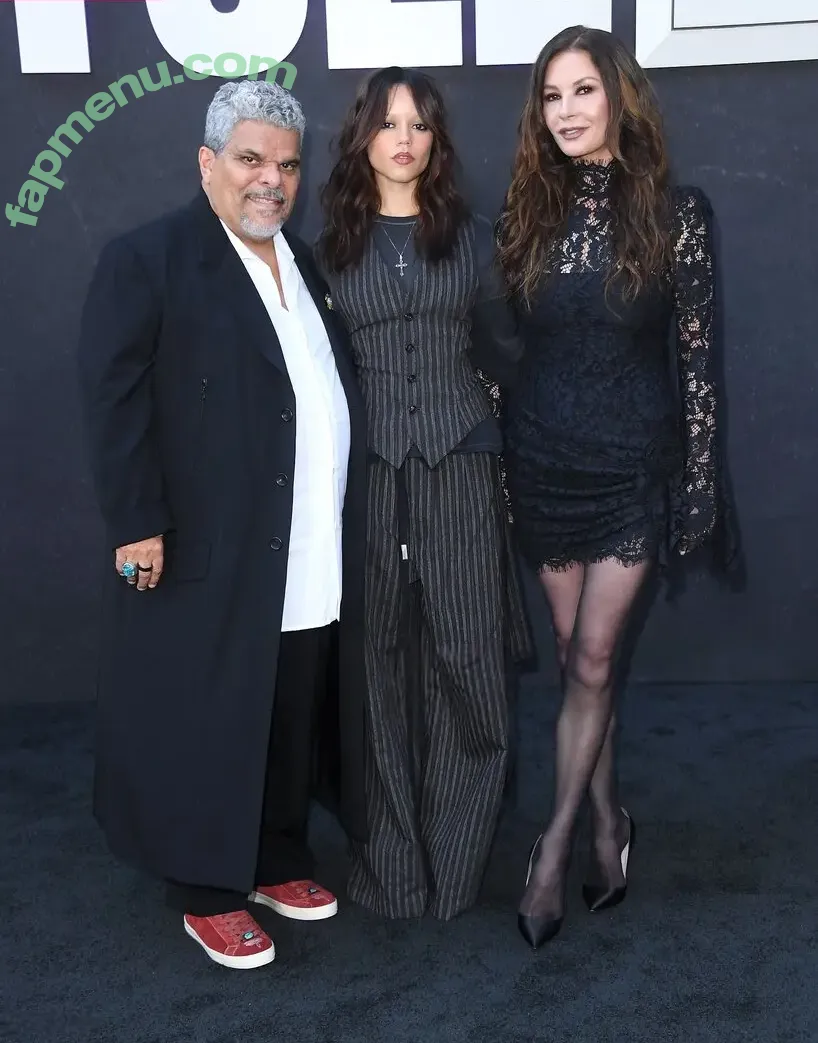 Jenna Ortega nude photo #1531 (Page / jennaortega / ortega00)