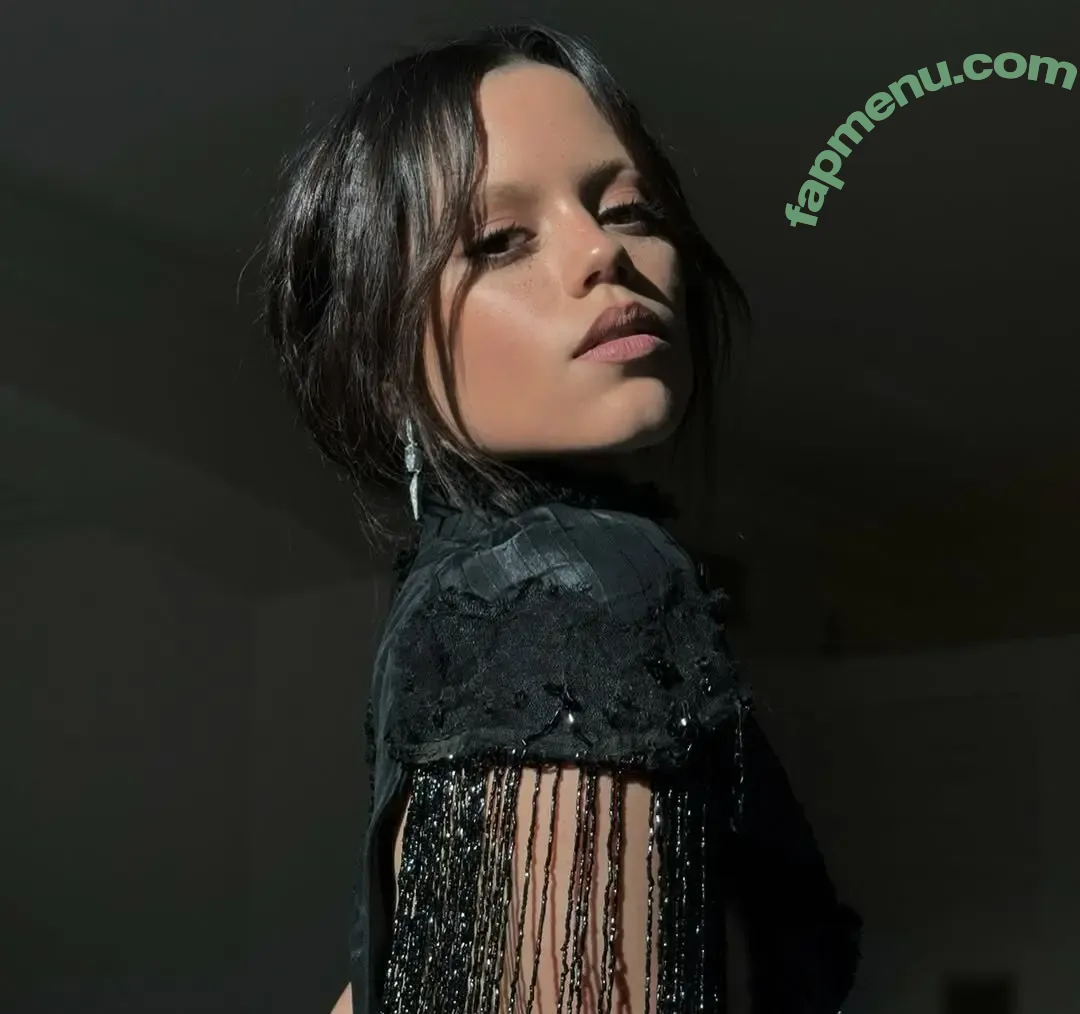 Jenna Ortega nude photo #2862 (jennaortega)