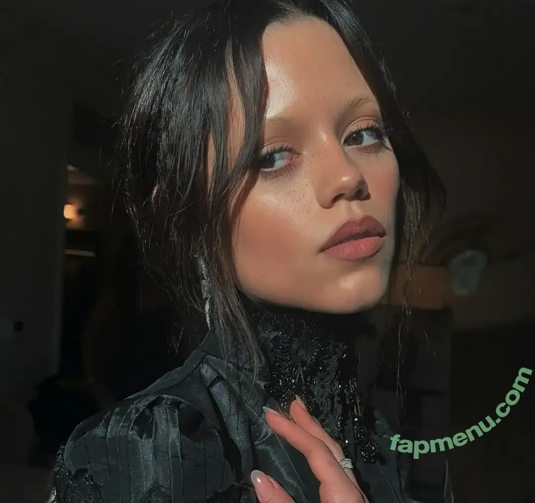 Jenna Ortega nude photo #2863 (jennaortega)