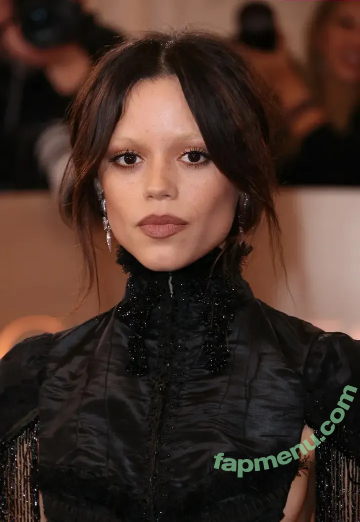 Jenna Ortega nude photo #2918 (jennaortega)