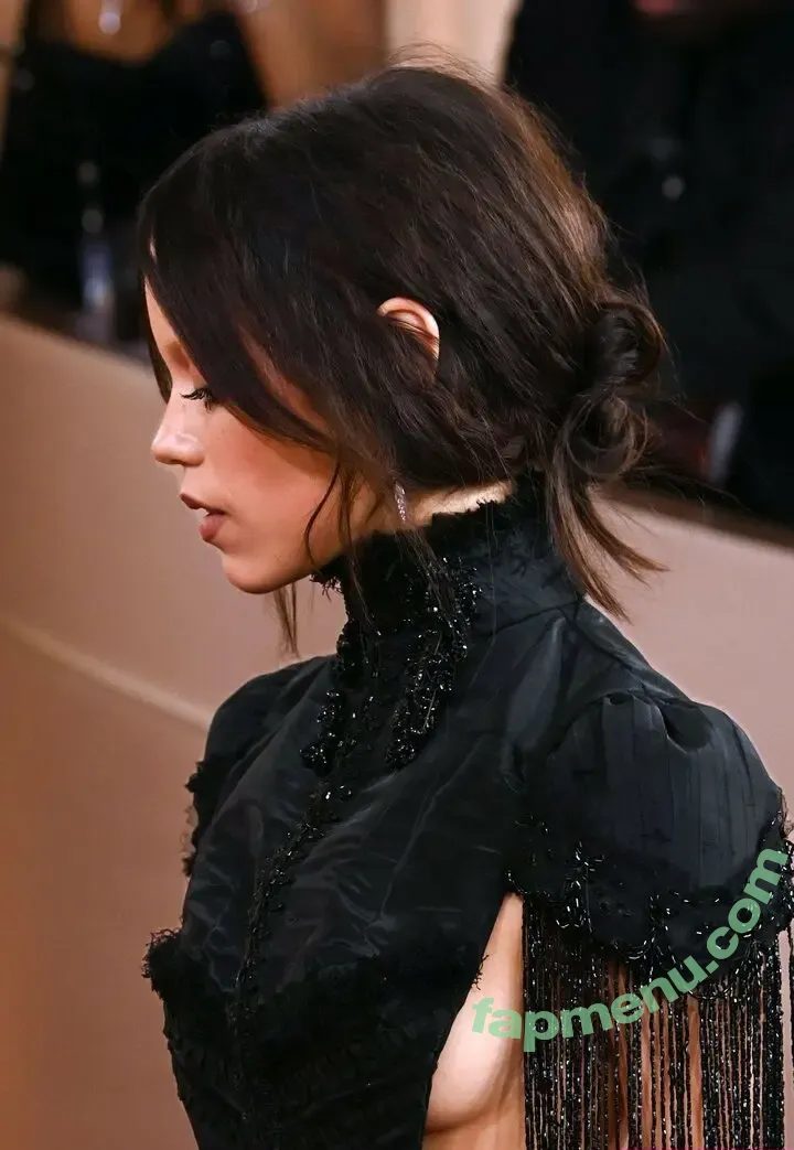 Jenna Ortega nude photo #2922 (jennaortega)