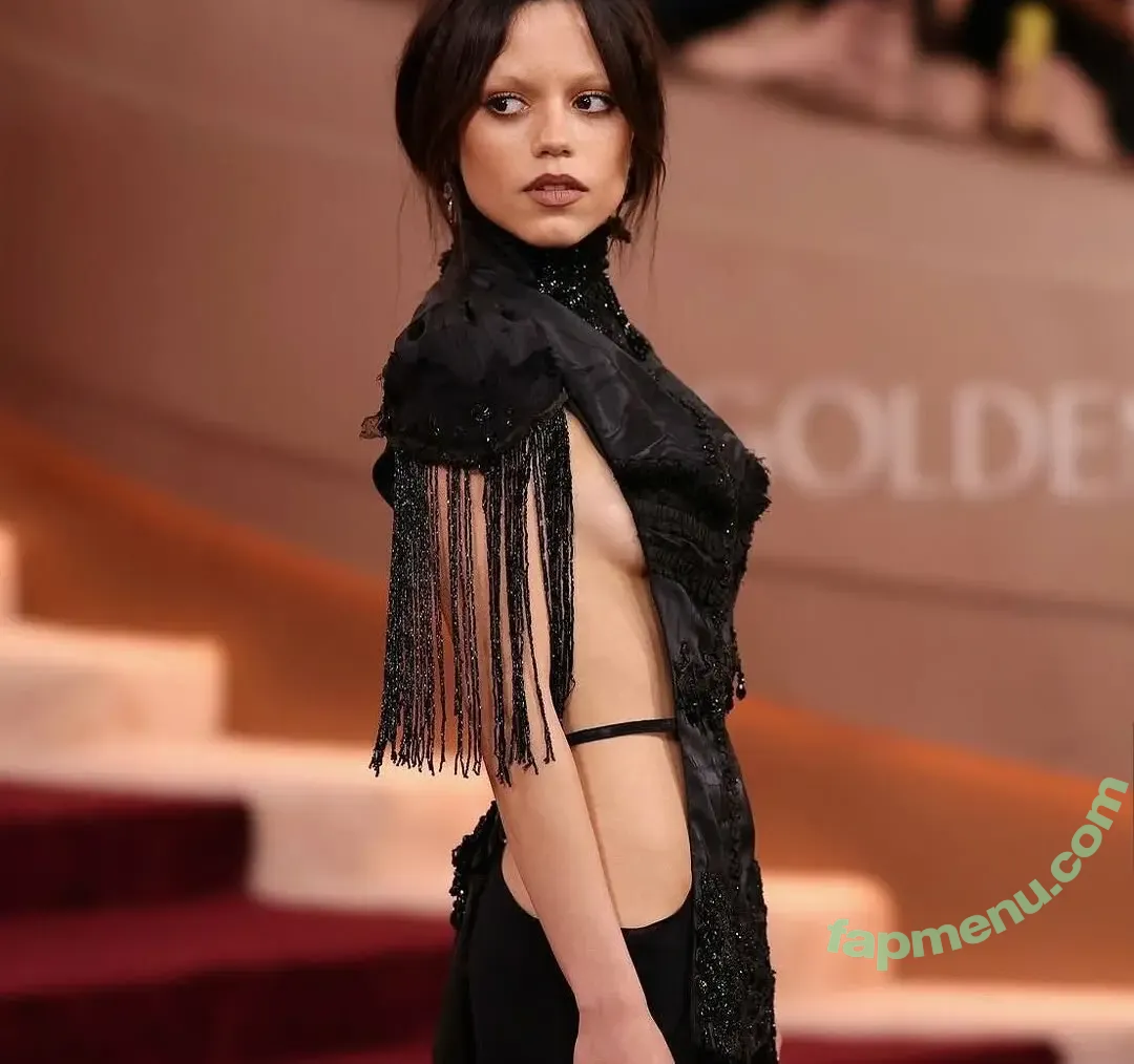 Jenna Ortega nude photo #2958 (jennaortega)