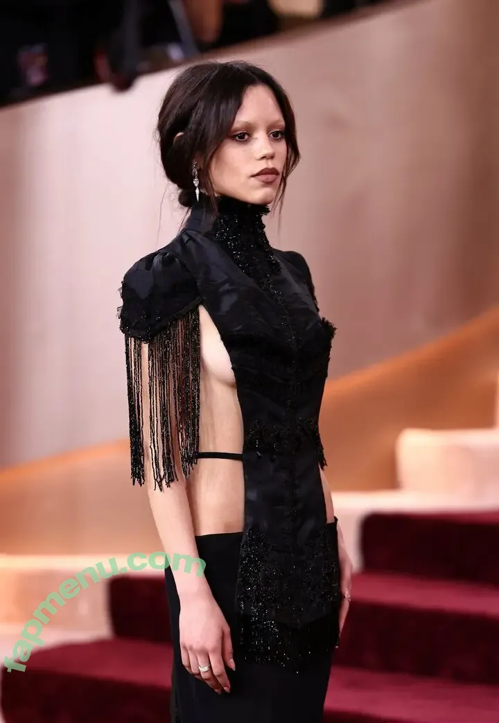 Jenna Ortega nude photo #2990 (jennaortega / ortega_jenna)