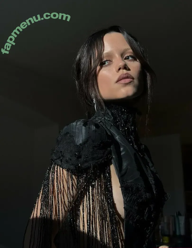 Jenna Ortega nude photo #3237 (Page / jennaortega)