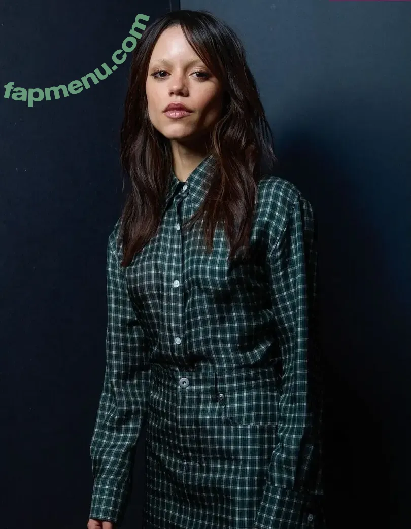 Jenna Ortega nude photo #3438 (Page / jennaortega)