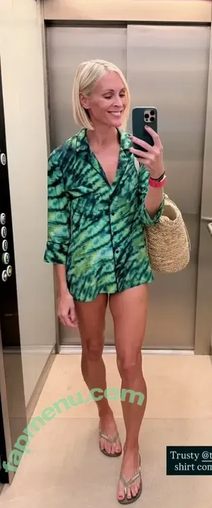 Jenni Falconer / jennifalconer nude photo #0359