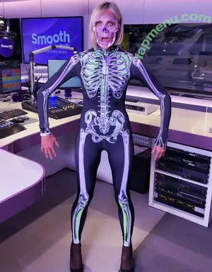 Jenni Falconer / jennifalconer nude photo #0362