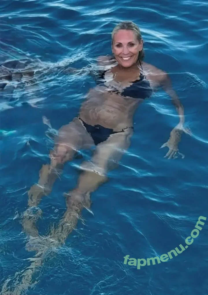 Jenni Falconer nude photo #0325 (jennifalconer)