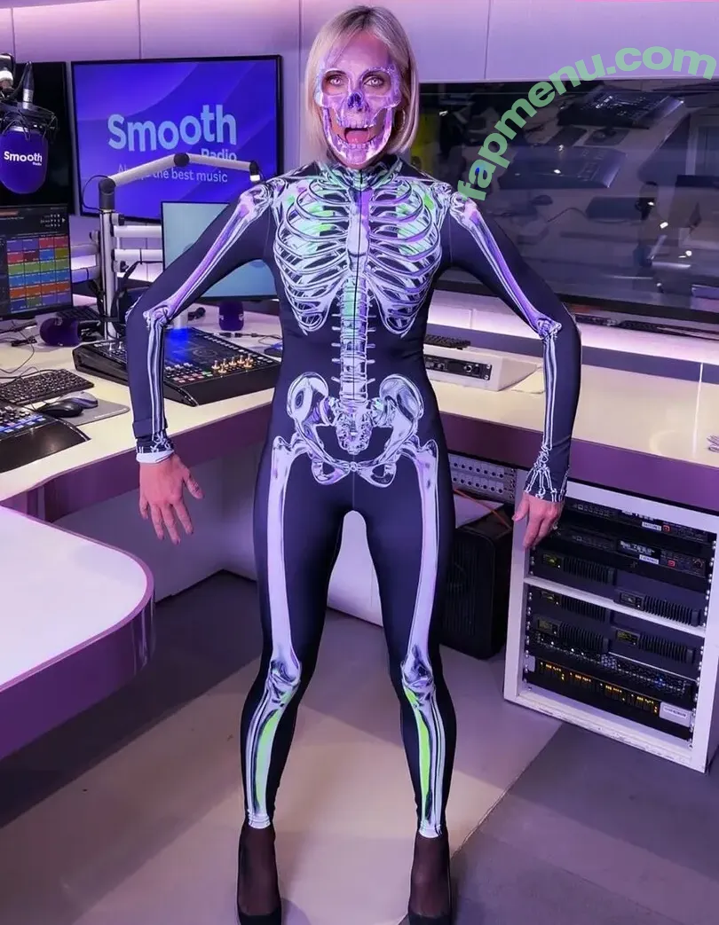 Jenni Falconer nude photo #0362 (jennifalconer)