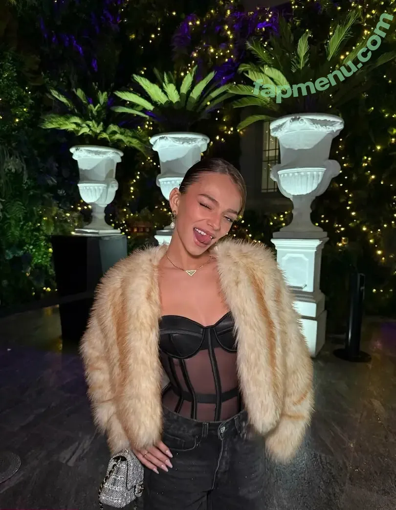 Jenni Serpi nude photo #0012 (jenniserpi / jserpi)