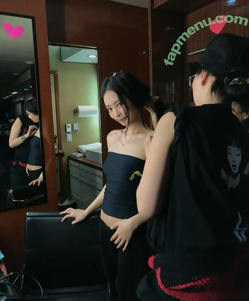 Jennie | BLΛƆKPIИK nude photo #2415 (Blackpink / jennierubyjane / sheflieshigh)