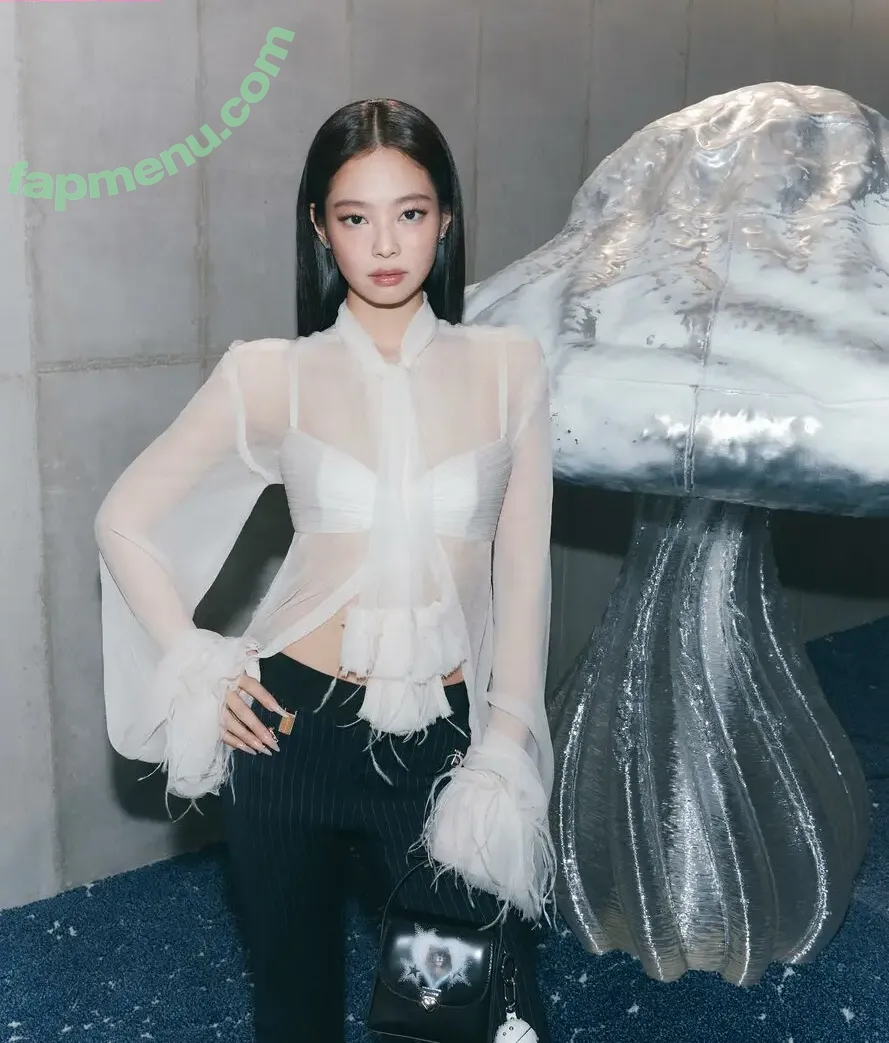 Jennie | BLΛƆKPIИK nude photo #2421 (Blackpink / jennierubyjane / sheflieshigh)