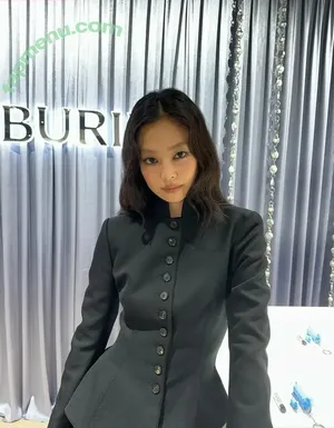 Jennie | BLΛƆKPIИK / Blackpink / jennierubyjane / sheflieshigh nude photo #3133