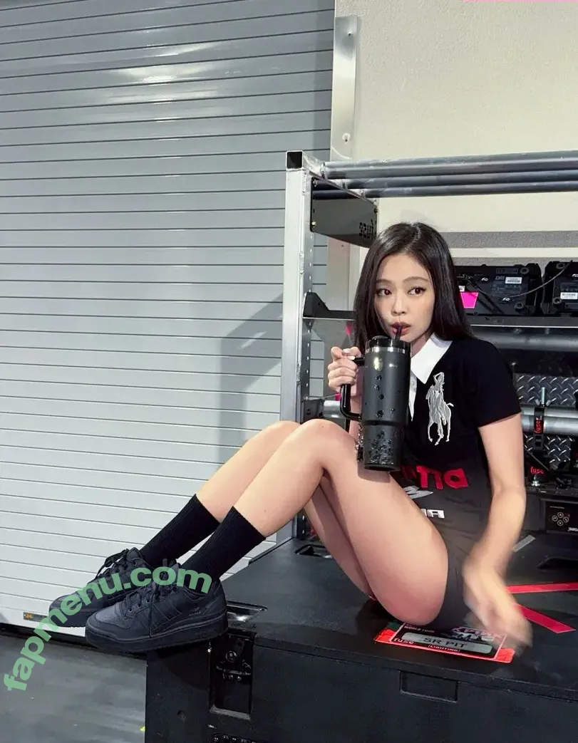 Jennie | BLΛƆKPIИK nude photo #3090 (Blackpink / jennierubyjane / sheflieshigh)