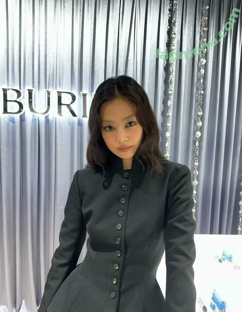 Jennie | BLΛƆKPIИK nude photo #3143 (Blackpink / jennierubyjane / sheflieshigh)