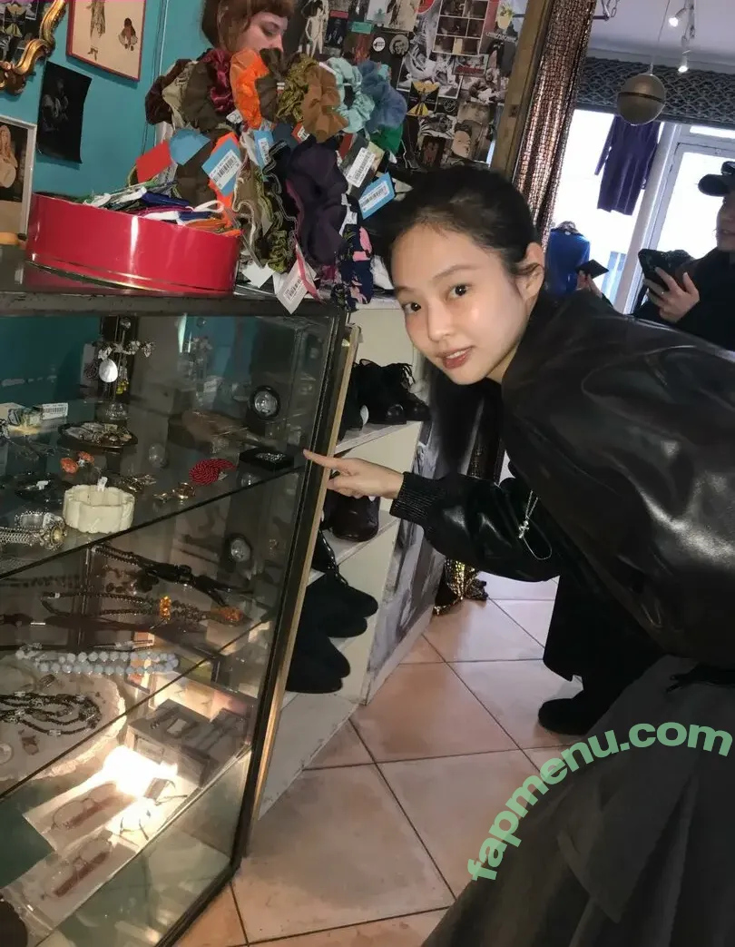 Jennie | BLΛƆKPIИK nude photo #3557 (Blackpink / jennierubyjane / sheflieshigh)