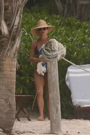 Jennifer Aniston / jenniferaniston nude photo #0794