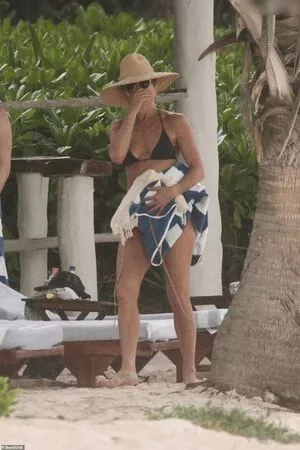 Jennifer Aniston / jenniferaniston nude photo #0796