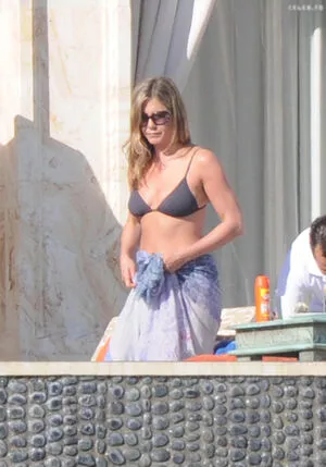 Jennifer Aniston / jenniferaniston nude photo #0857