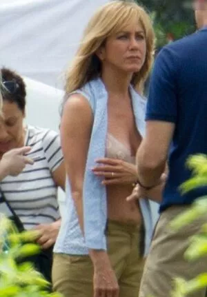 Jennifer Aniston / jenniferaniston nude photo #0978