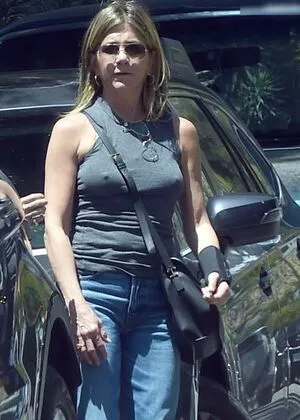 Jennifer Aniston / jenniferaniston nude photo #0997