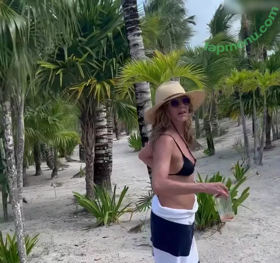 Jennifer Aniston nude photo #0789 (jenniferaniston)