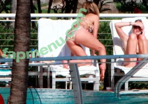 Jennifer Aniston nude photo #1470 (Jenniferlolavie / jenniferaniston)