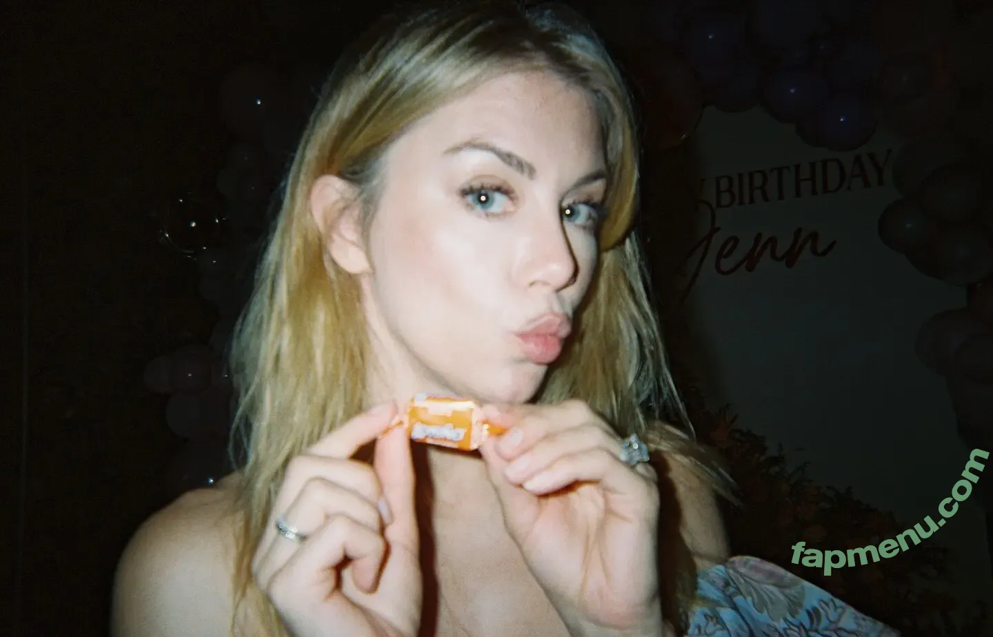 Jennifer Holland nude photo #0190 (Actress / jenniferlholland)