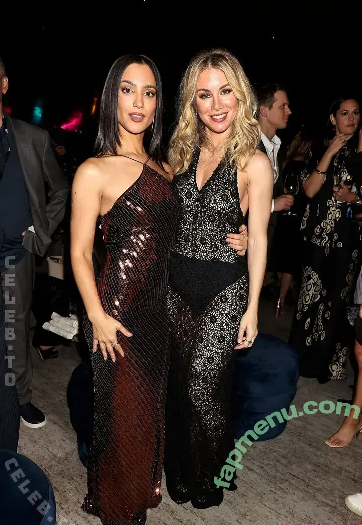 Jennifer Holland nude photo #0193 (jenniferlholland / jennlholland)