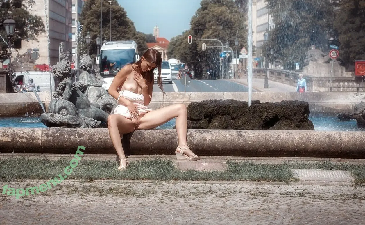 Jennifer Jacques nude photo #0043 (rosenduft23 / sedcards)