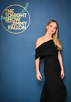 Jennifer Lawrence / jennifer_lawrence / jenniferlawrence_ nude photo #0310