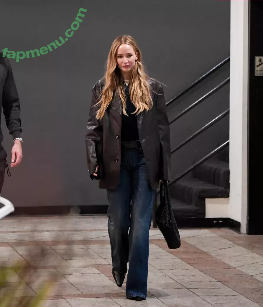 Jennifer Lawrence nude photo #1085 (1jnnf / jennifer.lawrence)