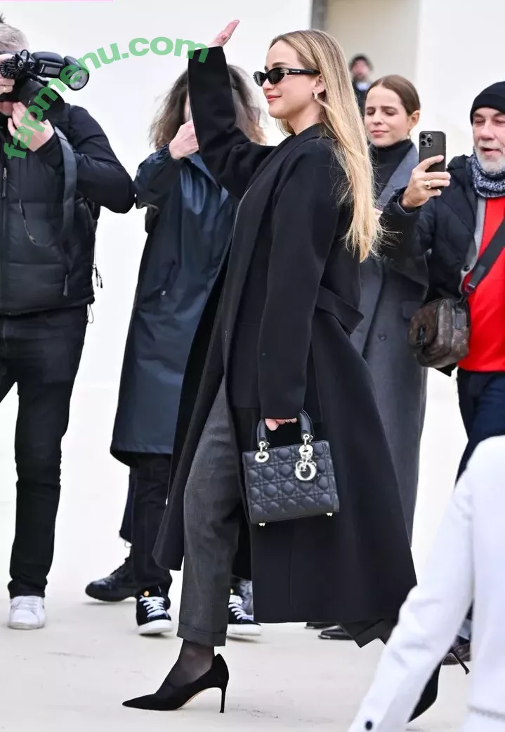 Jennifer Lawrence nude photo #1120 (1jnnf / jennifer.lawrence)