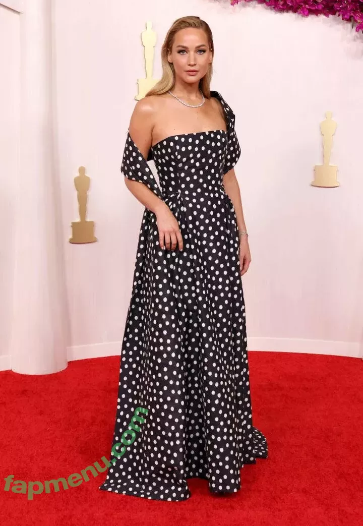 Jennifer Lawrence nude photo #1182 (1jnnf / jennifer.lawrence)