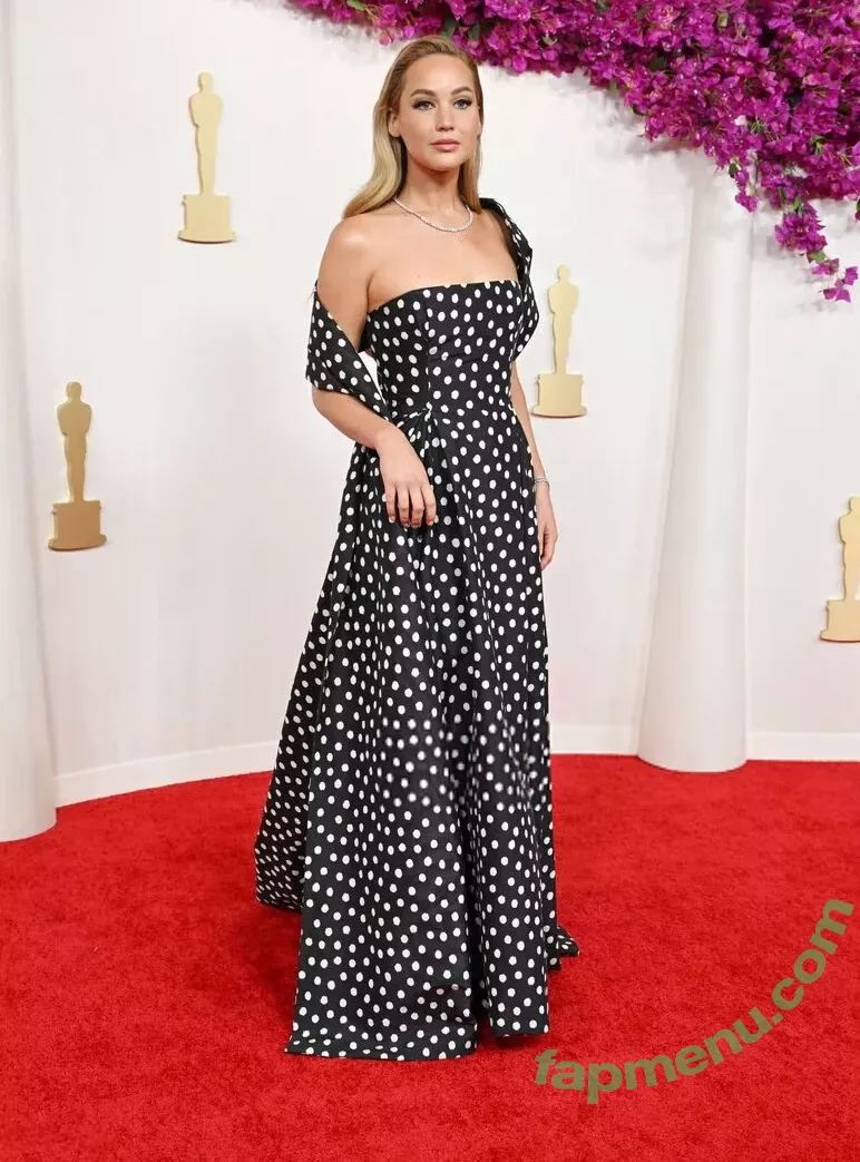 Jennifer Lawrence nude photo #1199 (1jnnf / jennifer.lawrence)