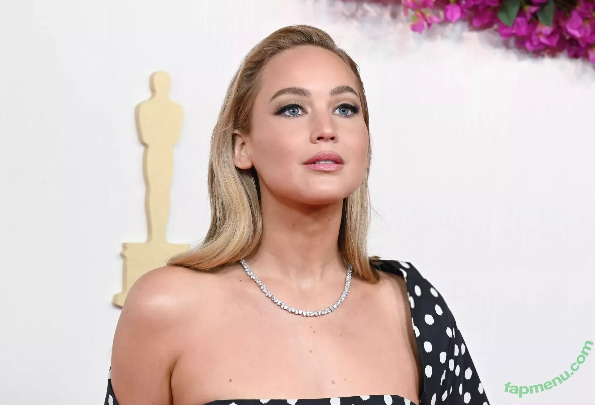 Jennifer Lawrence nude photo #1200 (1jnnf / jennifer.lawrence)