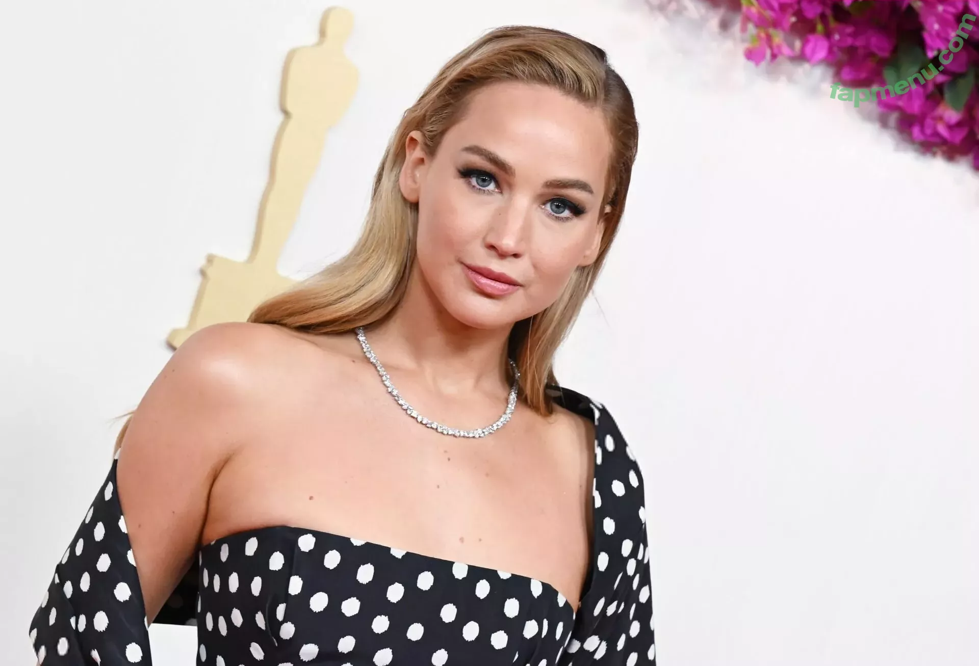 Jennifer Lawrence nude photo #1202 (1jnnf / jennifer.lawrence)