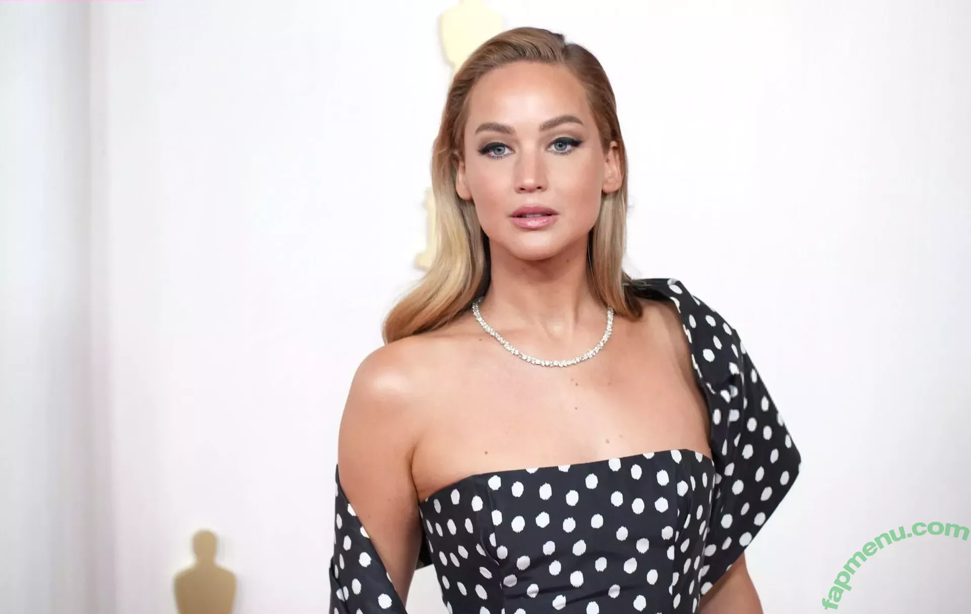 Jennifer Lawrence nude photo #1216 (1jnnf / jennifer.lawrence)