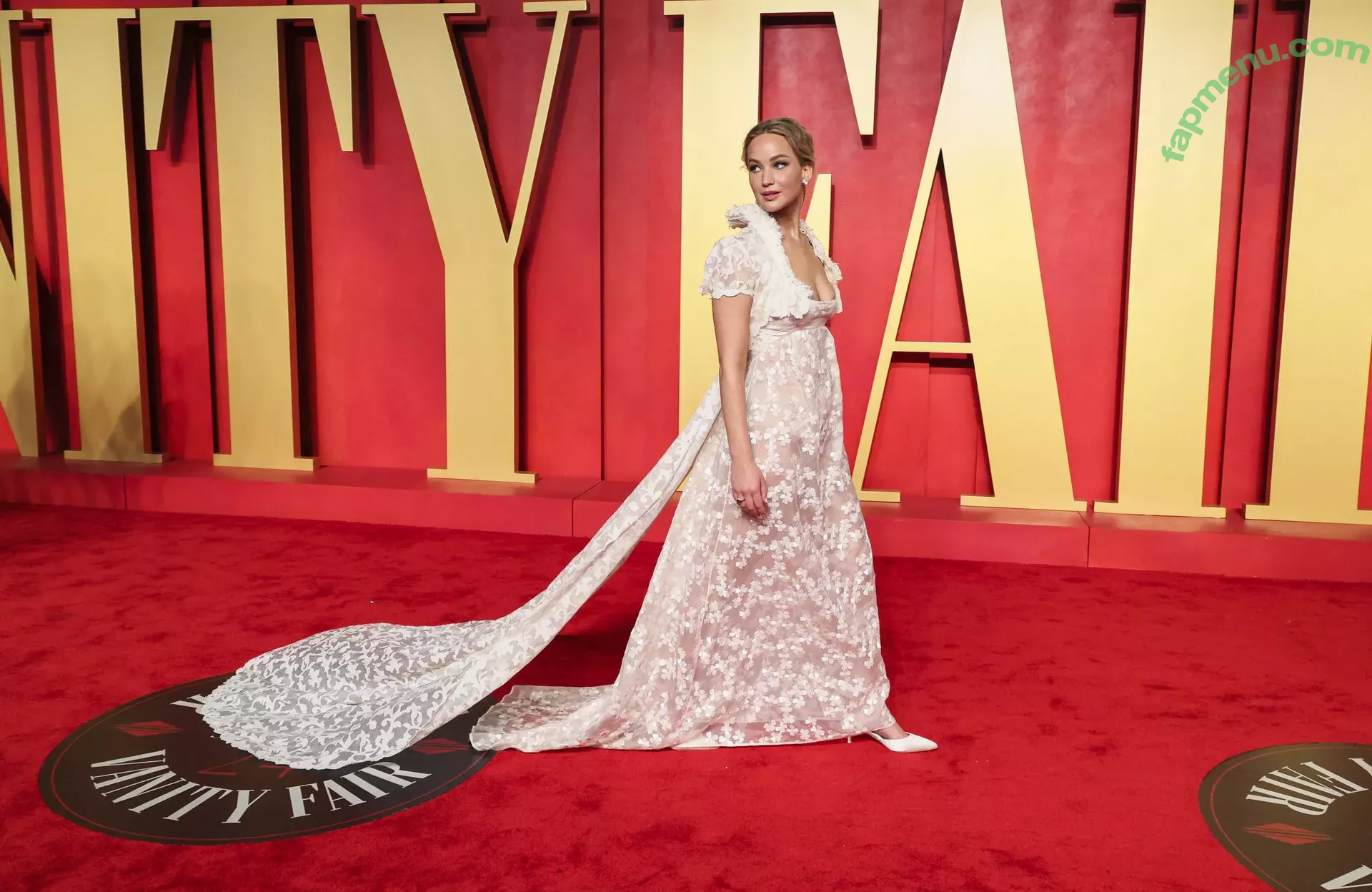 Jennifer Lawrence nude photo #1243 (1jnnf / jennifer.lawrence)