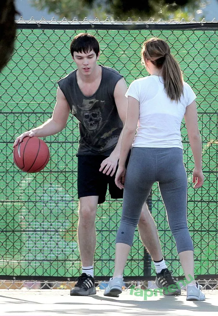 Jennifer Lawrence nude photo #1377 (1jnnf / jennifer.lawrence)