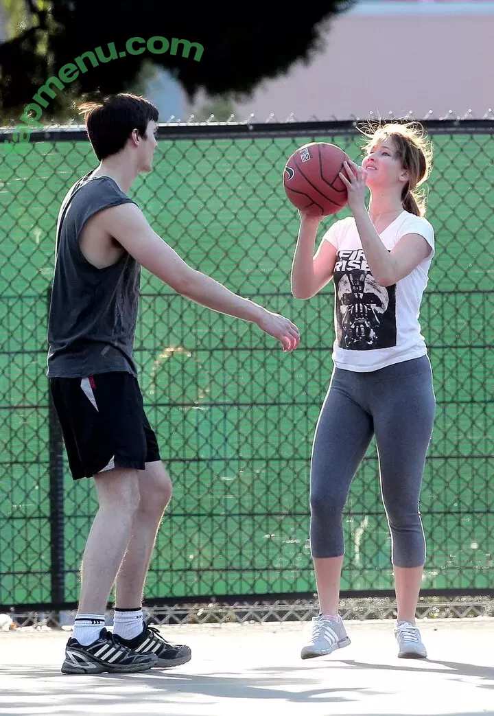 Jennifer Lawrence nude photo #1381 (1jnnf / jennifer.lawrence)