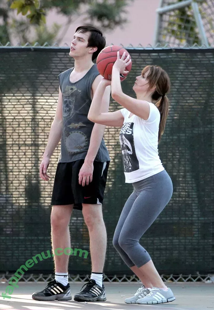 Jennifer Lawrence nude photo #1391 (1jnnf / jennifer.lawrence)