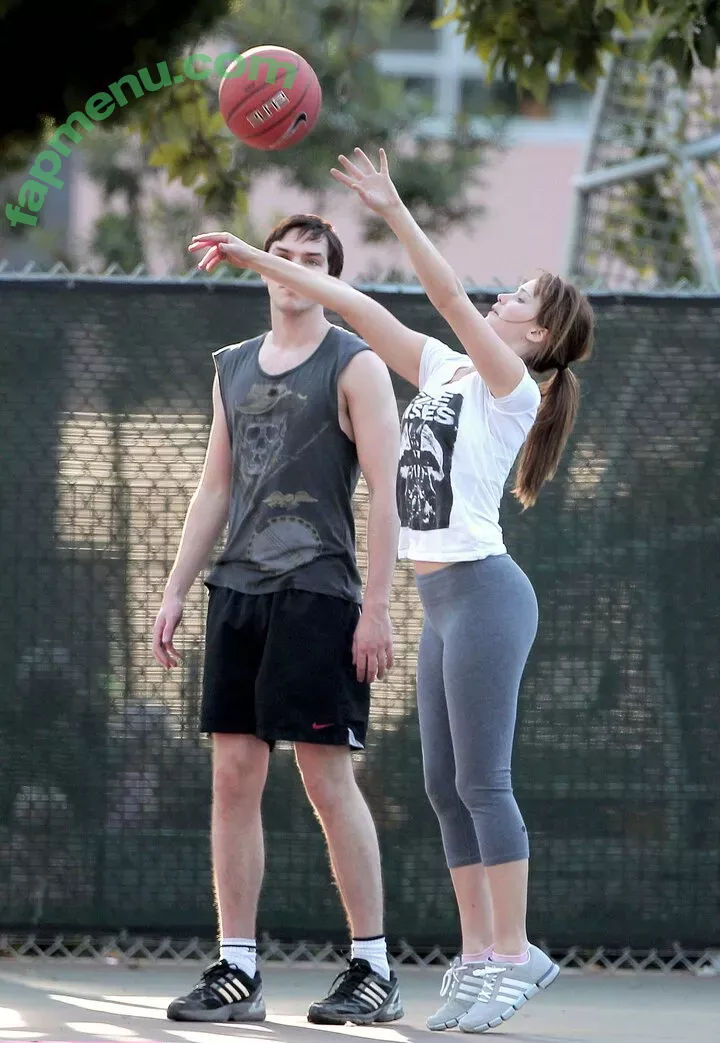 Jennifer Lawrence nude photo #1393 (1jnnf / jennifer.lawrence)