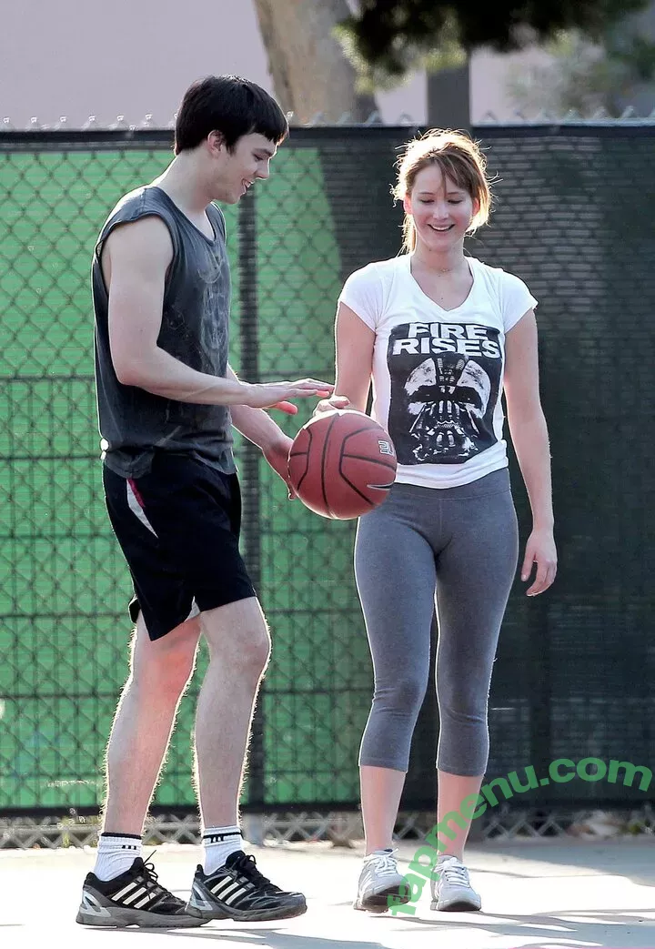 Jennifer Lawrence nude photo #1396 (1jnnf / jennifer.lawrence)