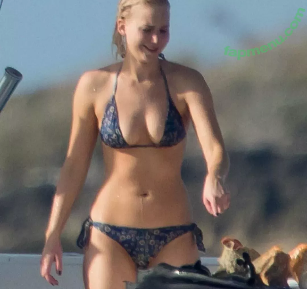 Jennifer Lawrence nude photo #1725 (1jnnf / jennifer.lawrence)