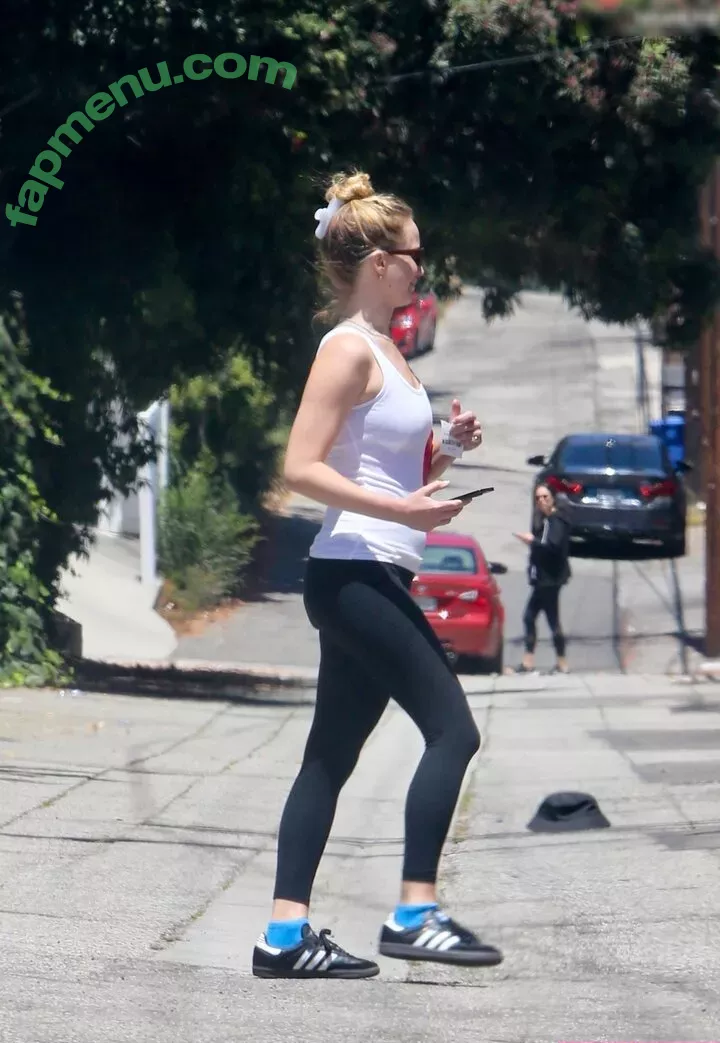Jennifer Lawrence nude photo #1866 (1jnnf / jennifer.lawrence)
