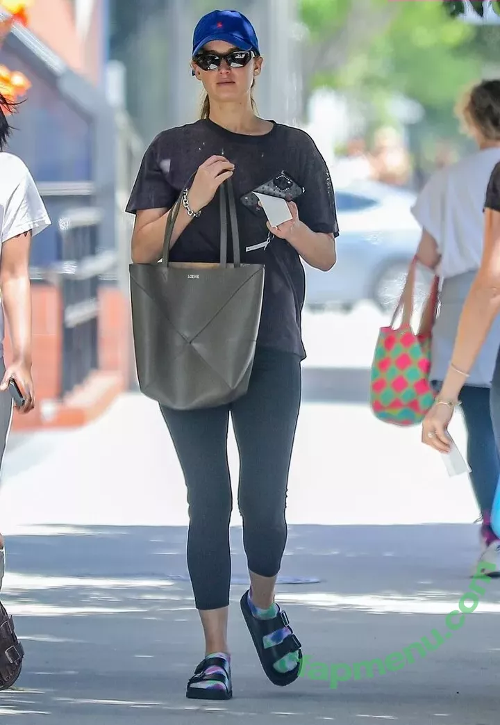 Jennifer Lawrence nude photo #1905 (1jnnf / jennifer.lawrence)